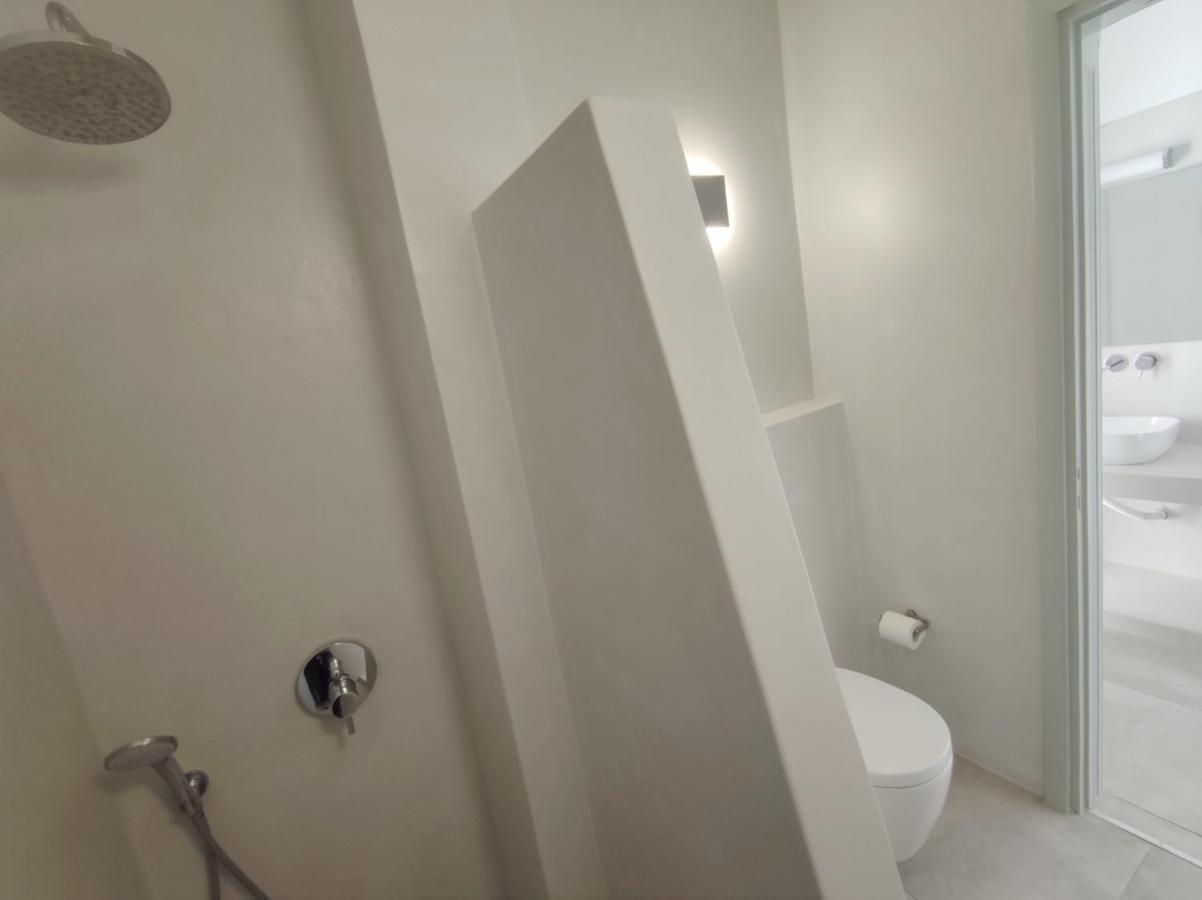 V Angelo Rooms Perissa  Bagian luar foto