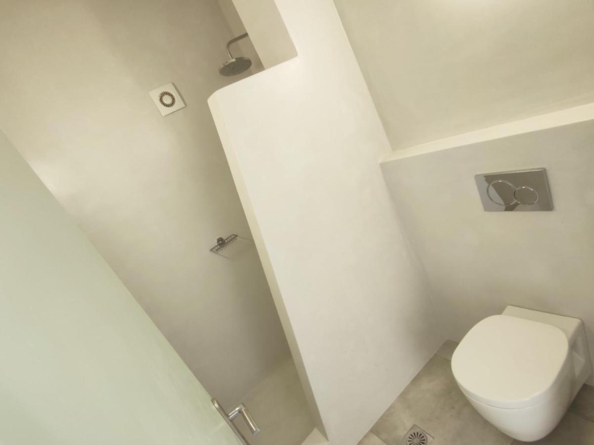 V Angelo Rooms Perissa  Bagian luar foto